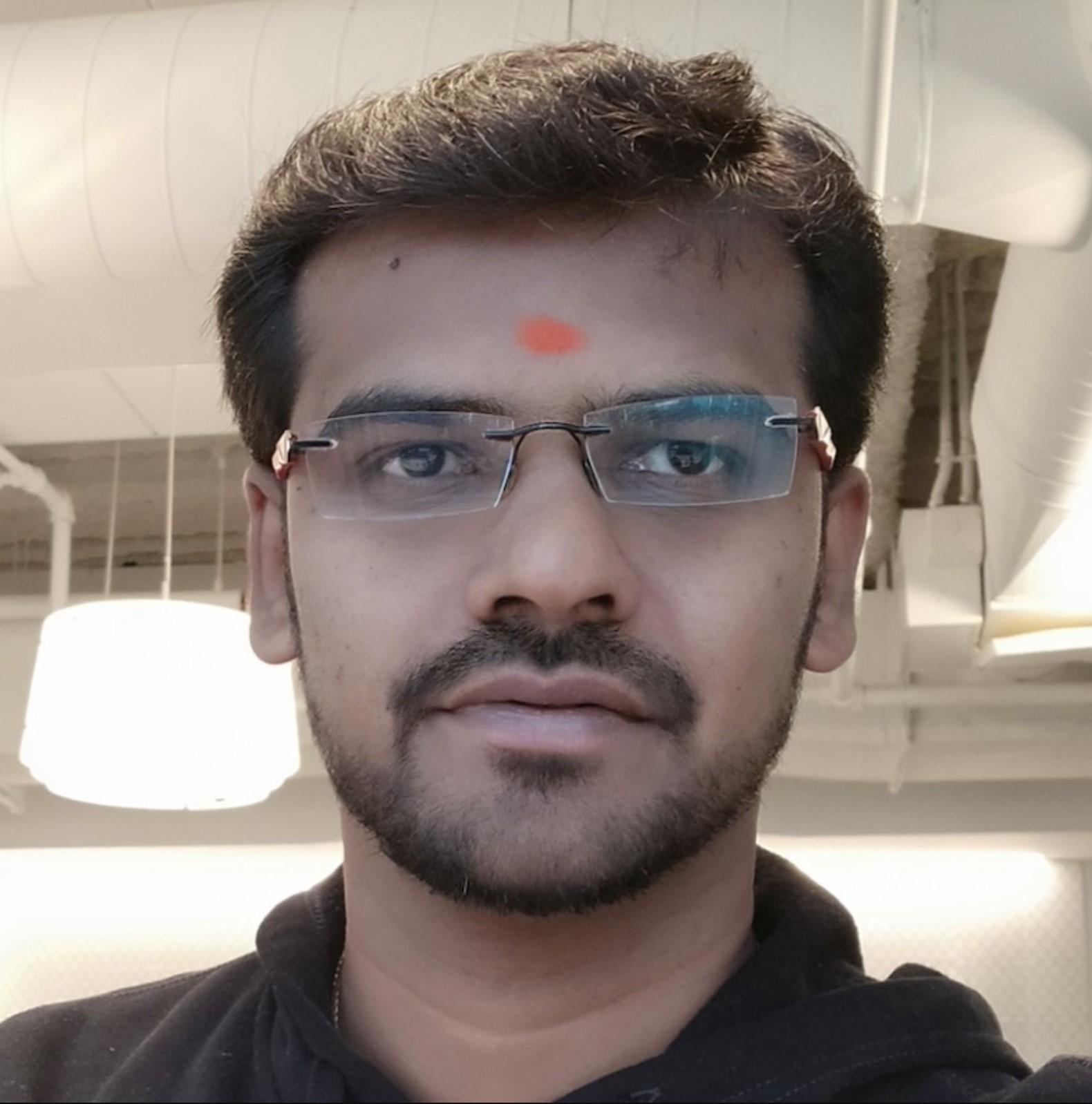 A profile image of Muruga Balakrishnan, Sr. Partner Solutions Architect Cockroach Labs.