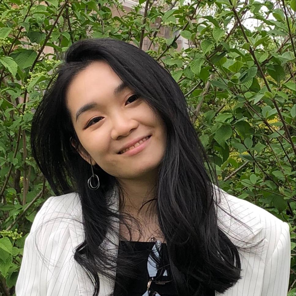 Rebecca Weng Headshot